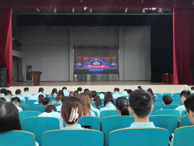 創(chuàng)新創(chuàng)業(yè)暑期訓(xùn)練營組織&ldquo;互聯(lián)網(wǎng)+&rdquo;大賽專題報告及經(jīng)驗分享會